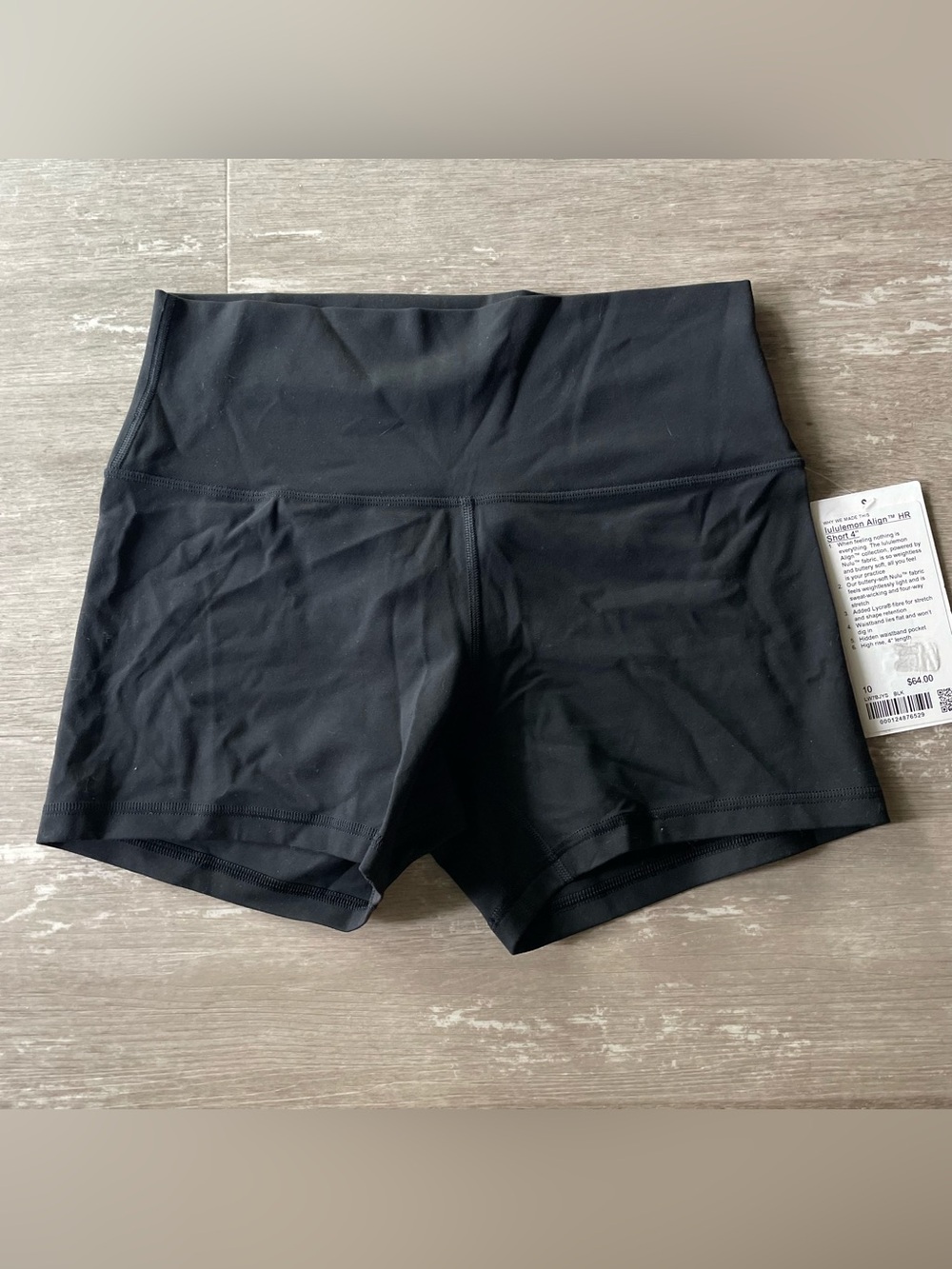 Size 10 NWT Lululemon Align High Rise HR Short 4” in Black